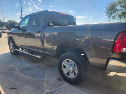 2018 RAM 2500 Tradesman Crew Cab 4x4 6'4' Box