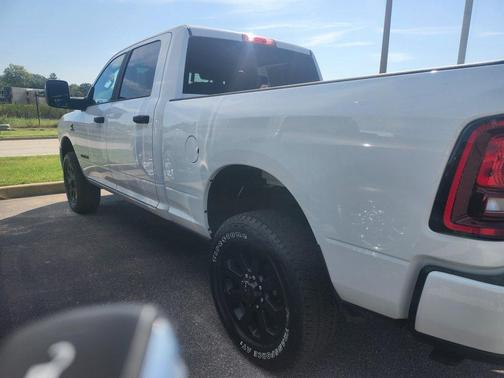 2025 RAM 2500 Big Horn Crew Cab 4x4 6'4' Box