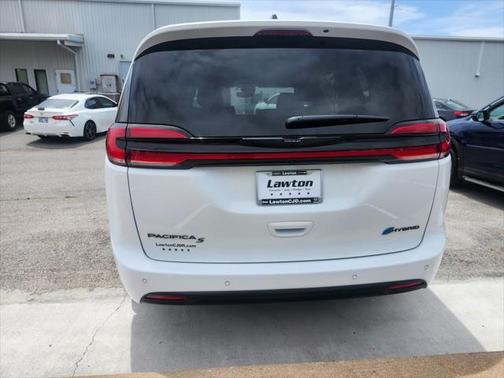 2025 Chrysler Pacifica Hybrid Select