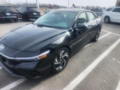 2025 Hyundai ELANTRA SEL