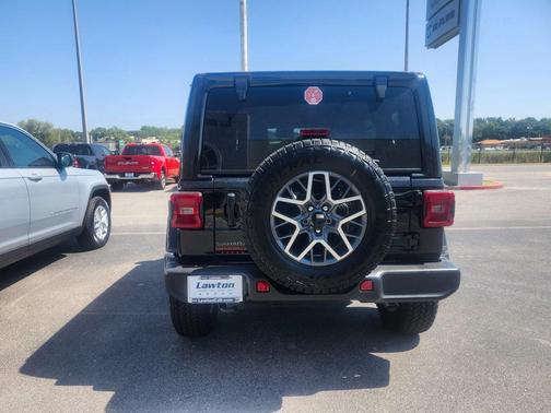 2025 Jeep Wrangler 4-Door Sahara 4x4