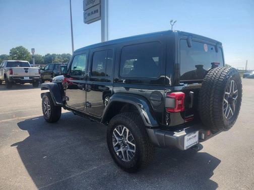 2025 Jeep Wrangler 4-Door Sahara 4x4