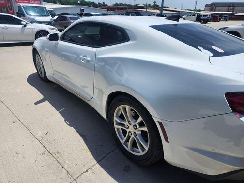 Summit White 2019 Chevrolet Camaro 1LS