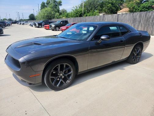 2022 Dodge Challenger SXT