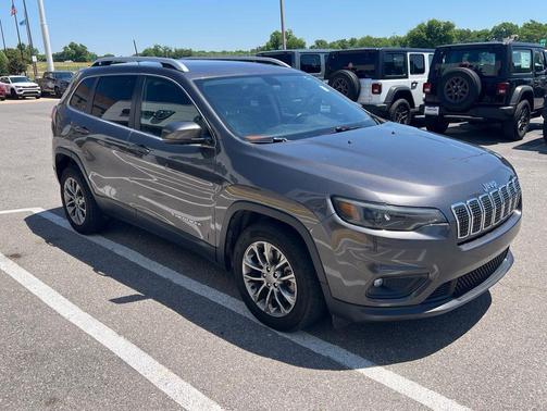 Granite Crystal Metallic Clearcoat 2020 Jeep Cherokee Latitude Plus