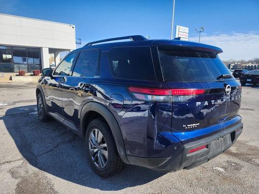 2025 Nissan Pathfinder SV FWD