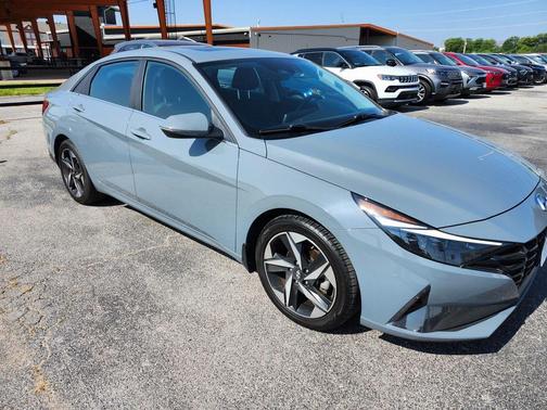 2023 Hyundai ELANTRA Limited