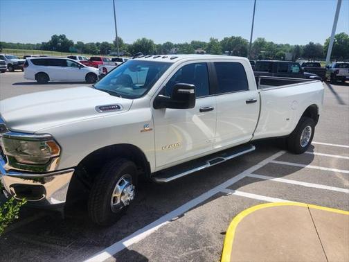 2024 RAM 3500 Big Horn Crew Cab 4x4 8' Box