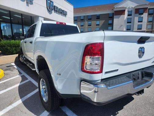 2024 RAM 3500 Big Horn Crew Cab 4x4 8' Box