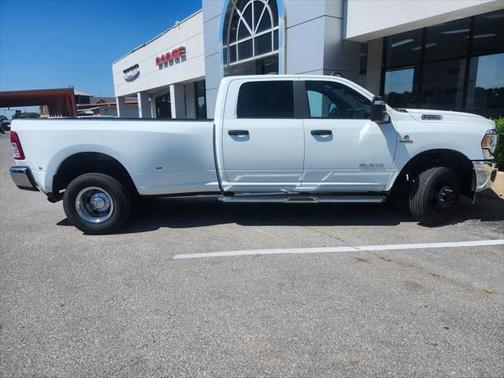 2024 RAM 3500 Big Horn Crew Cab 4x4 8' Box