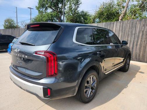 2024 Kia Telluride LX
