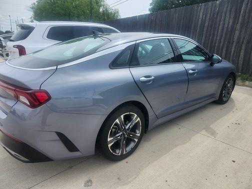 Everlasting Silver 2022 Kia K5 EX
