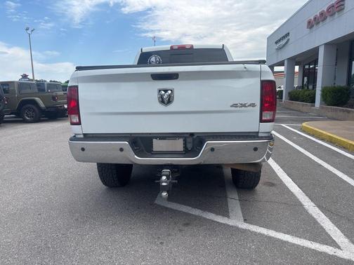 Bright White Clearcoat 2018 RAM 2500 SLT Crew Cab 4x4 6'4' Box