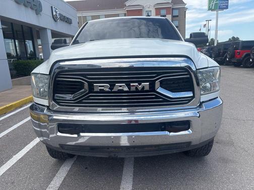 Bright White Clearcoat 2018 RAM 2500 SLT Crew Cab 4x4 6'4' Box