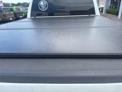 Bright White Clearcoat 2018 RAM 2500 SLT Crew Cab 4x4 6'4' Box
