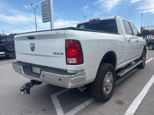 Bright White Clearcoat 2018 RAM 2500 SLT Crew Cab 4x4 6'4' Box