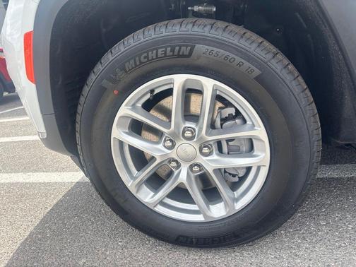Bright White Clearcoat 2026 Jeep Grand Cherokee L Altitude