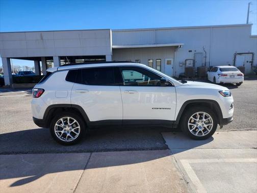 2024 Jeep Compass Latitude Lux
