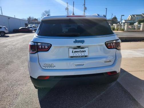 2024 Jeep Compass Latitude Lux