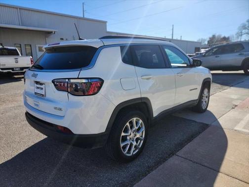2024 Jeep Compass Latitude Lux