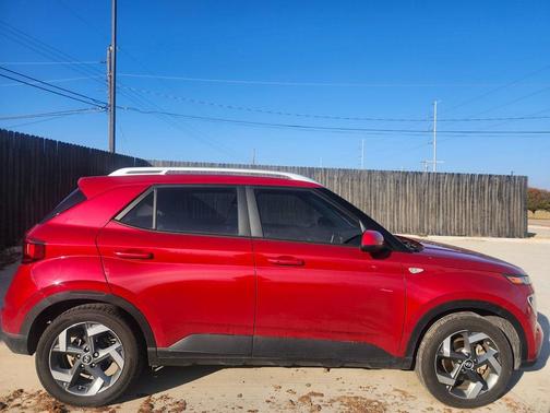 2022 Hyundai VENUE Limited