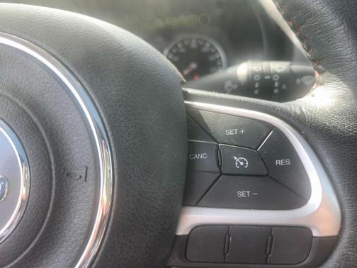 2023 Jeep Renegade Trailhawk