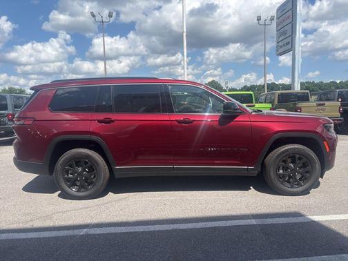 Velvet Red Pearlcoat 2026 Jeep Grand Cherokee L Altitude