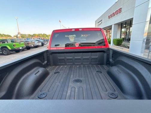 Flame Red Clearcoat 2026 RAM 2500 Big Horn Crew Cab 4x4 6'4' Box