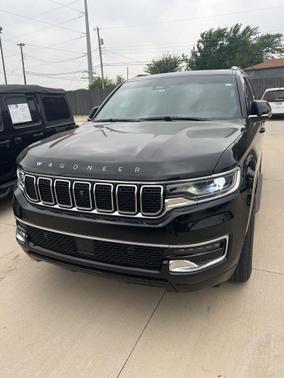 Diamond Black Crystal Pearlcoat 2025 Jeep Wagoneer 4x4