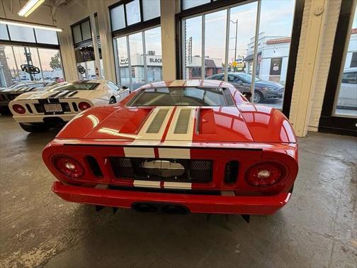 2005 Ford GT Base 2dr Coupe