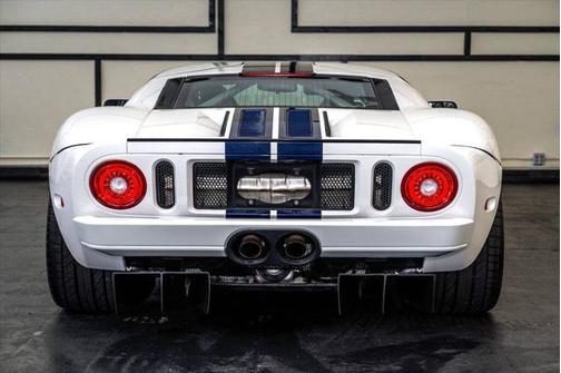 2005 Ford GT Base 2dr Coupe