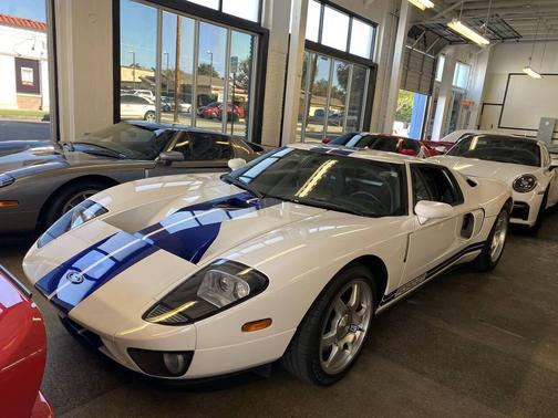 2005 Ford GT Base 2dr Coupe