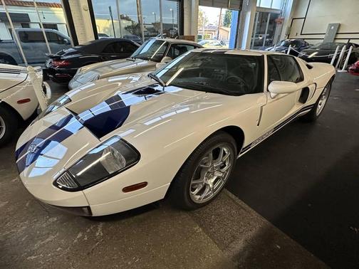 2005 Ford GT Base 2dr Coupe