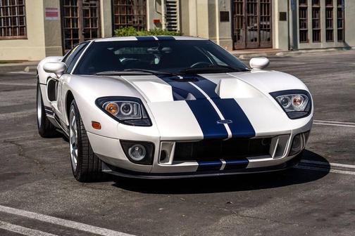 2005 Ford GT Base 2dr Coupe