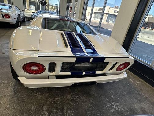 2005 Ford GT Base 2dr Coupe