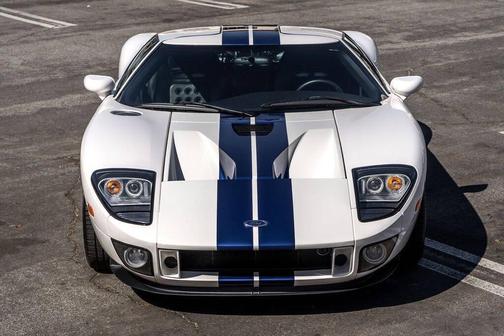 2005 Ford GT Base 2dr Coupe