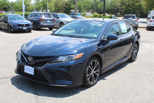 2020 Toyota Camry SE