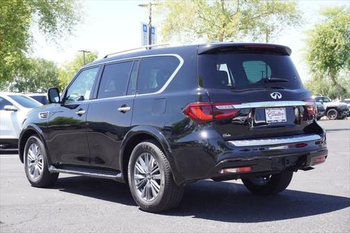 2022 INFINITI QX80 Luxe