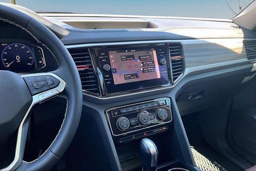 Oryx White Pearl 2021 Volkswagen Atlas 3.6L SEL Premium