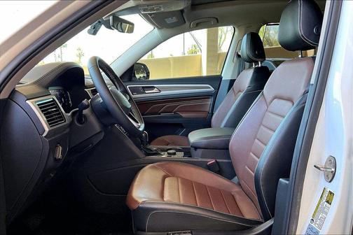 Oryx White Pearl 2021 Volkswagen Atlas 3.6L SEL Premium