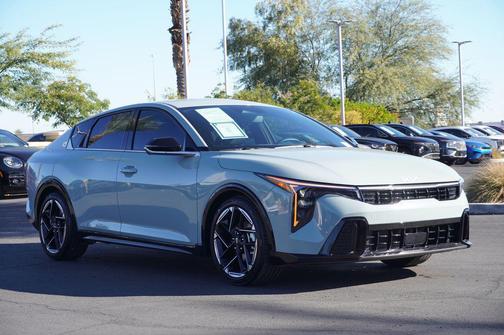 2025 Kia K4 GT-Line