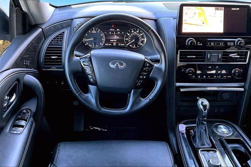 2023 INFINITI QX80 Luxe