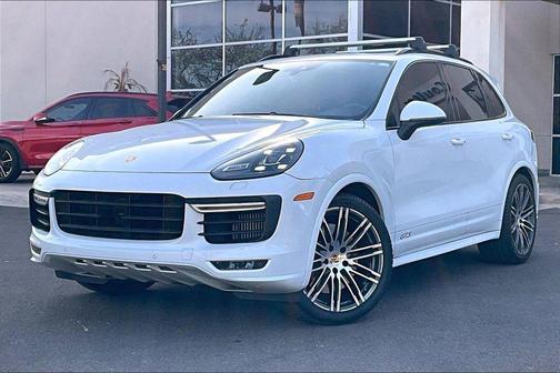 Carrara White Metallic 2017 Porsche Cayenne GTS