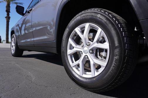 Baltic Gray Metallic Clearcoat 2022 Jeep Grand Cherokee L Limited