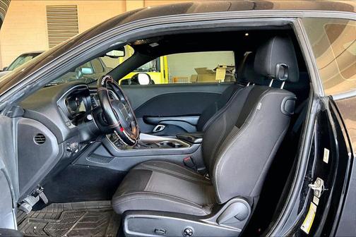 Pitch Black Clearcoat 2021 Dodge Challenger SXT