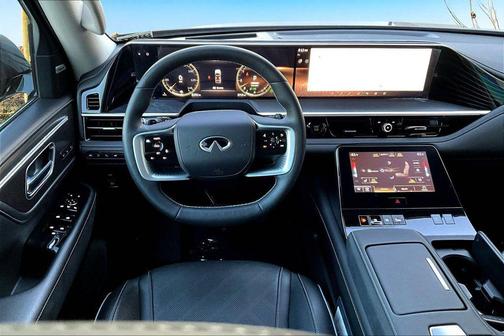 2025 INFINITI QX80 Luxe