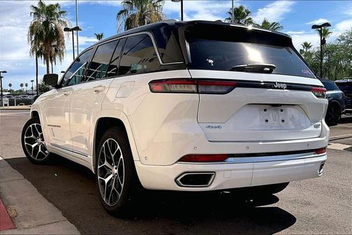 Bright White Clearcoat 2022 Jeep Grand Cherokee Summit