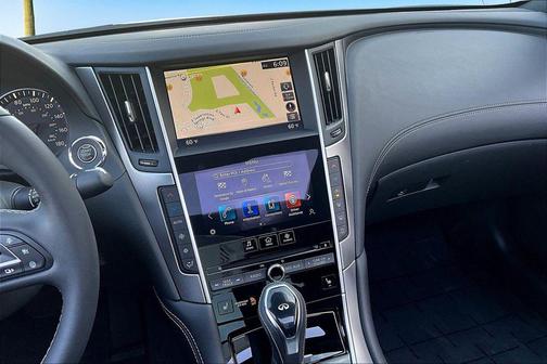 2022 INFINITI Q60 LUXE
