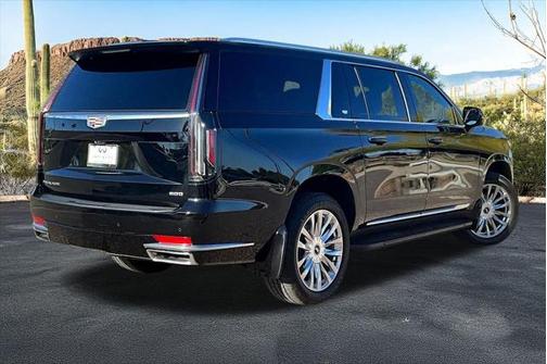2023 Cadillac Escalade ESV Premium Luxury
