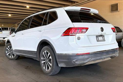 Pure White 2022 Volkswagen Tiguan 2.0T S